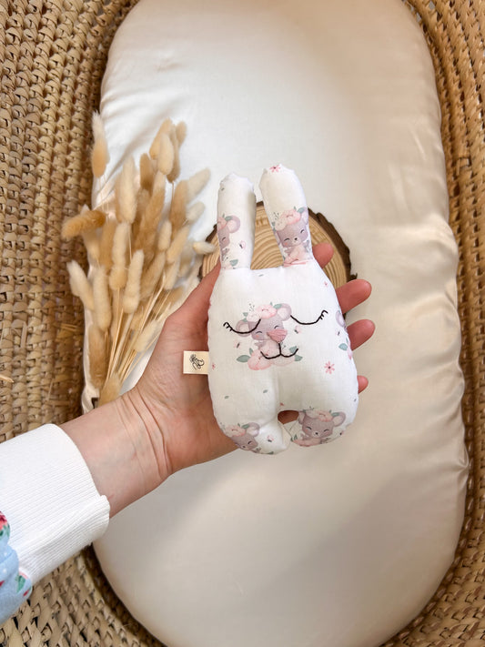 Jucărie senzorială bebeluș – Iepurașul „Șoricuța visătoare " handmade