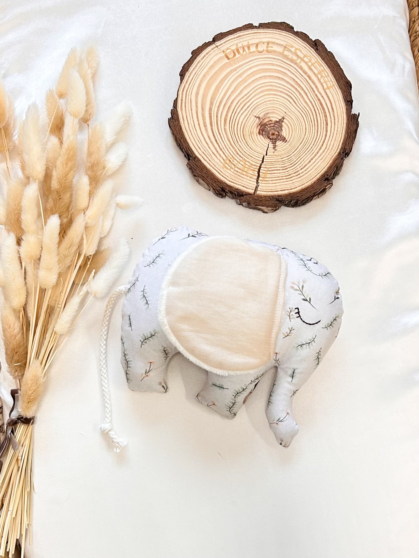 Jucărie senzorială bebeluș – Elefant „Măcăleandrul” handmade
